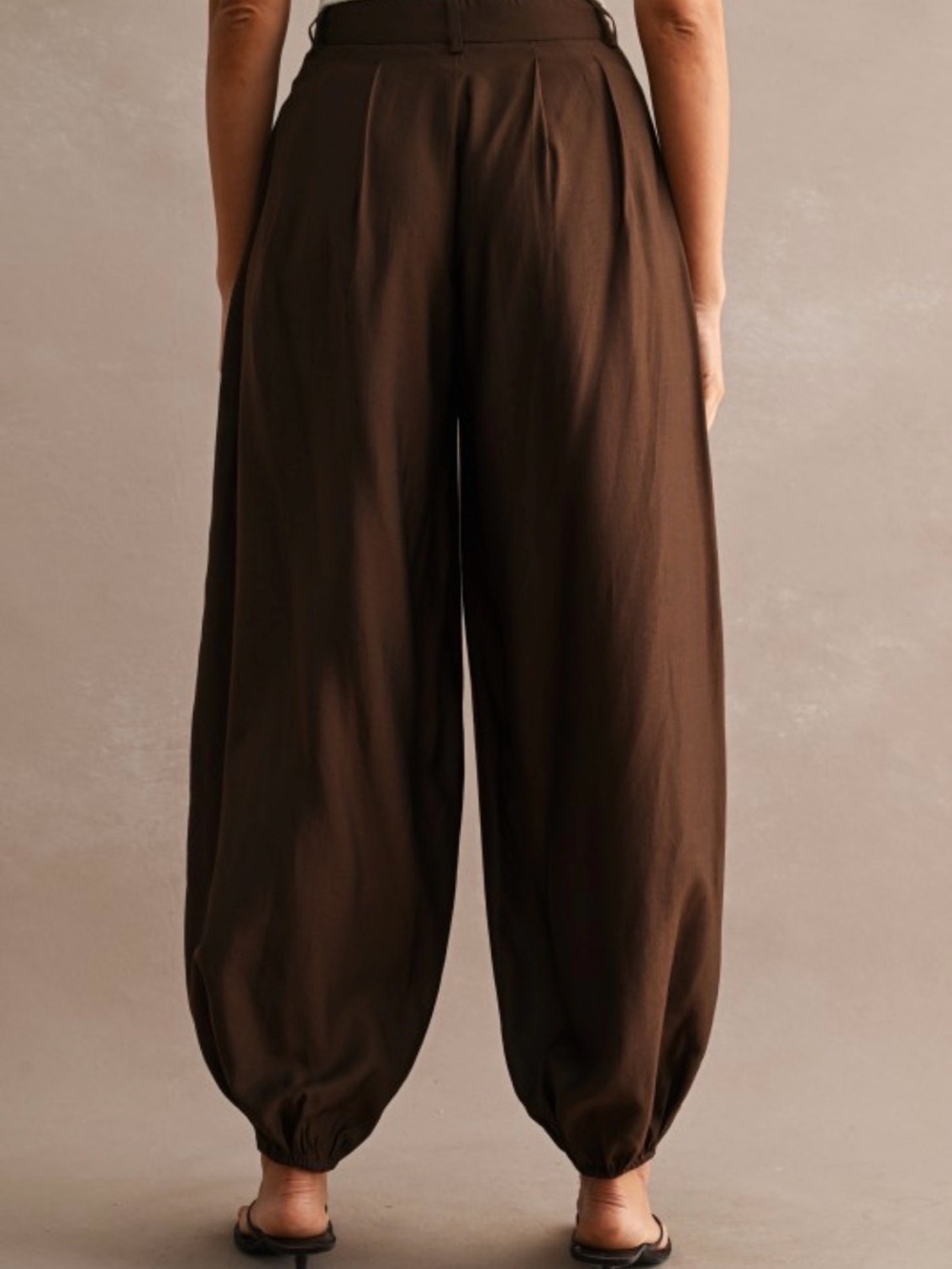 A503 Mable Lightweight High-Rise Balloon Pants in Dark Brown - Picture 6 of 6